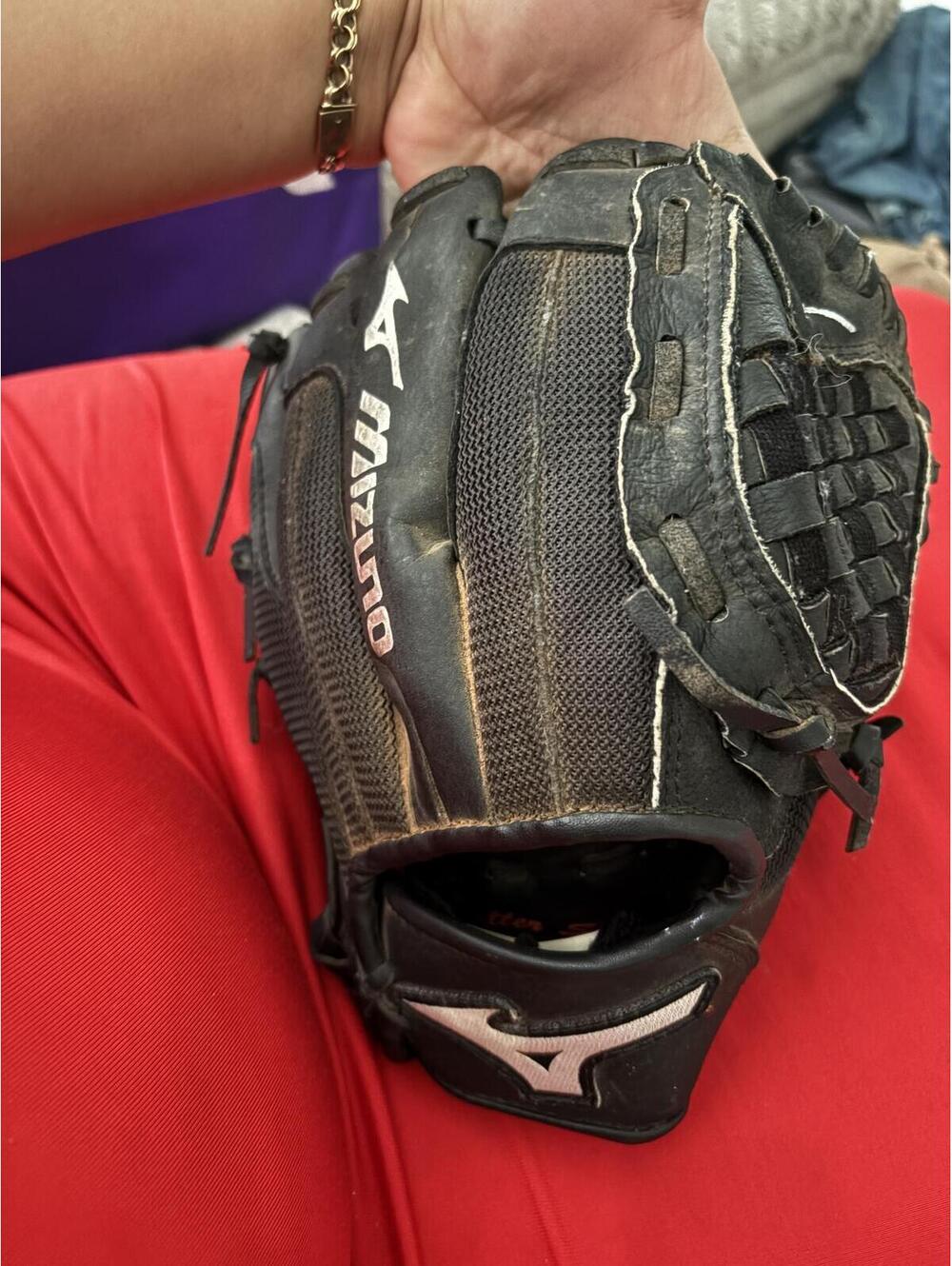 Mizuno Prospect PowerClose Baseball Glove Black Leather kids